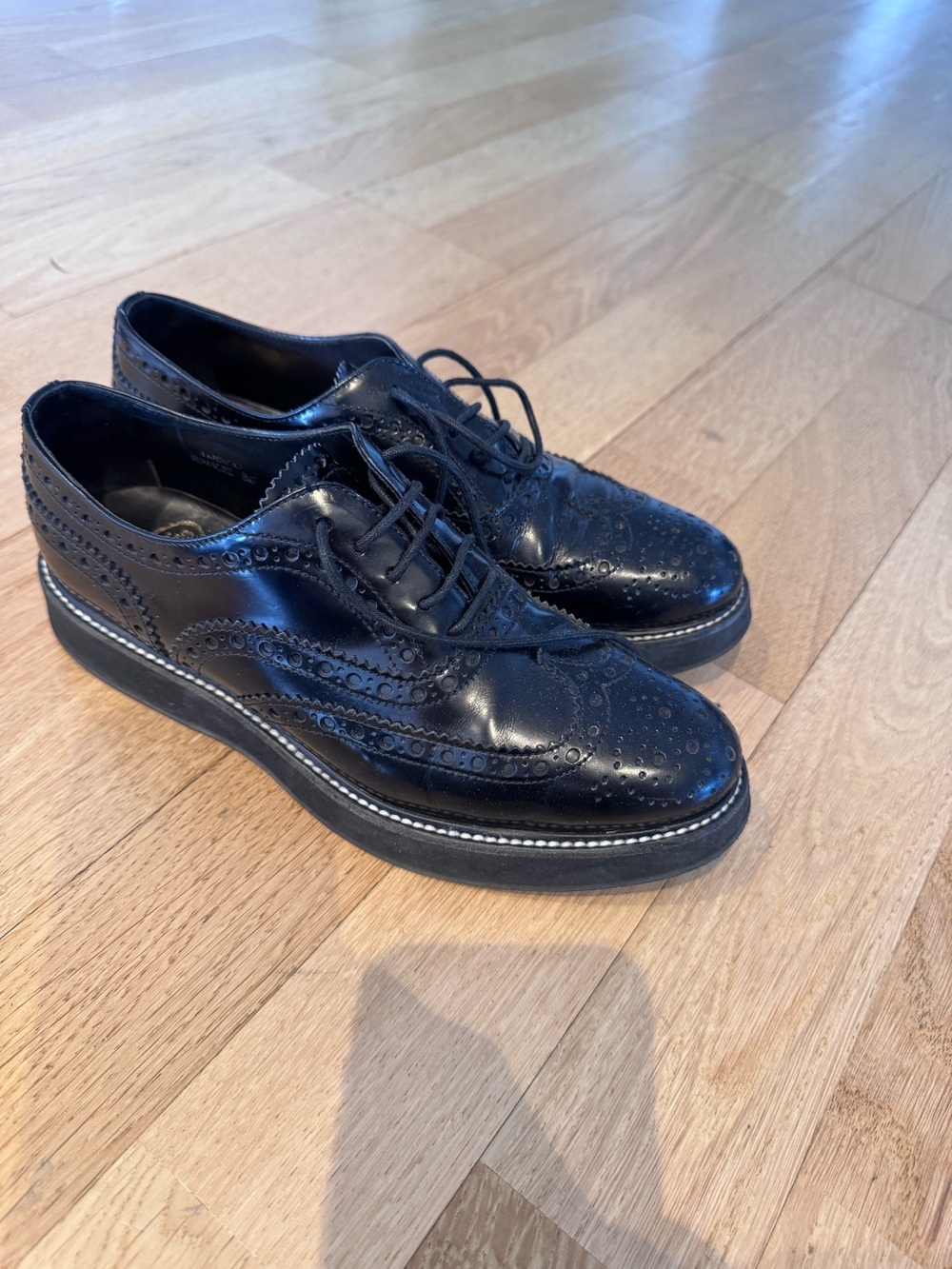 Women’s Church’s Black wingtip lace up English Shoes